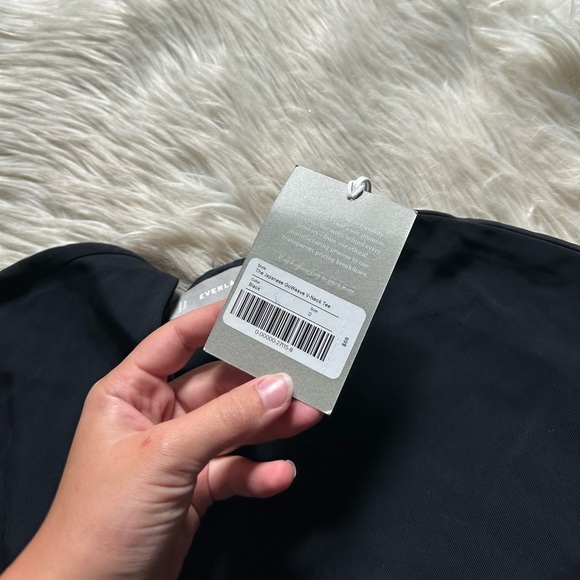 EVERLANE The Japanese GoWeave V-Neck Top In Black - Picture 6 of 6